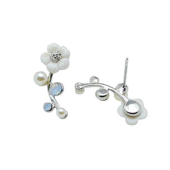 3/$30 - Silver Pearl/Opal Flower Ear Crawler Studs - Picture 4 of 8